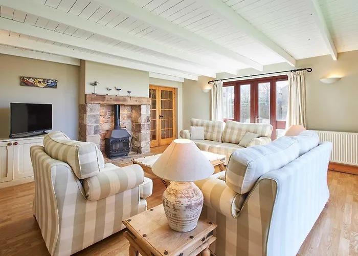 Host & Stay - The Coach House